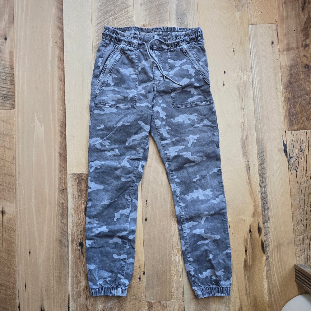 AE Women's Gray Camo Stretch Joggers Size 8